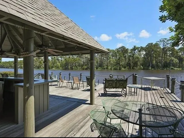 $372,000 | 404 Tchefuncte Oaks Drive, Unit 404, Mandeville, LA 70471