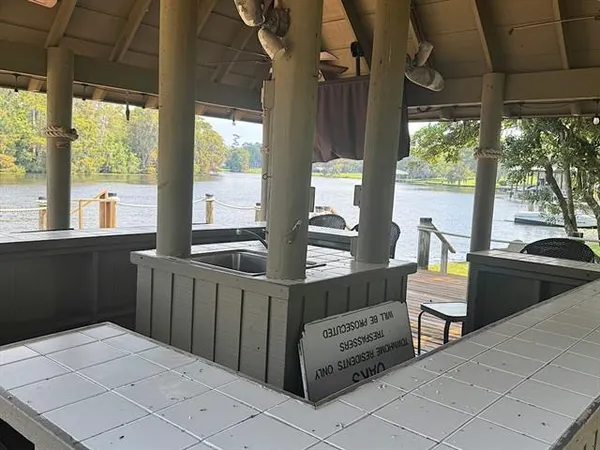 $369,500 | 404 Tchefuncte Oaks Drive, Unit 404, Mandeville, LA 70471