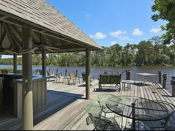 $369,500 | 404 Tchefuncte Oaks Drive, Unit 404, Mandeville, LA 70471