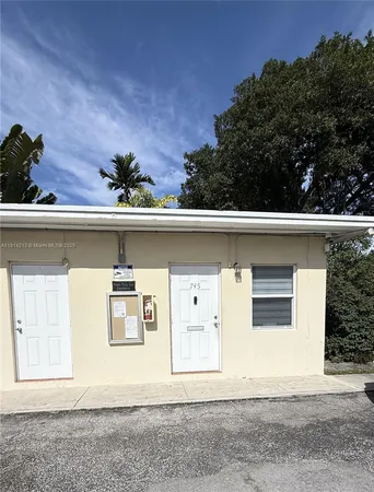 $1,800 | 755 Northeast 91st Street, Unit 3F, Miami Shores, FL 33138