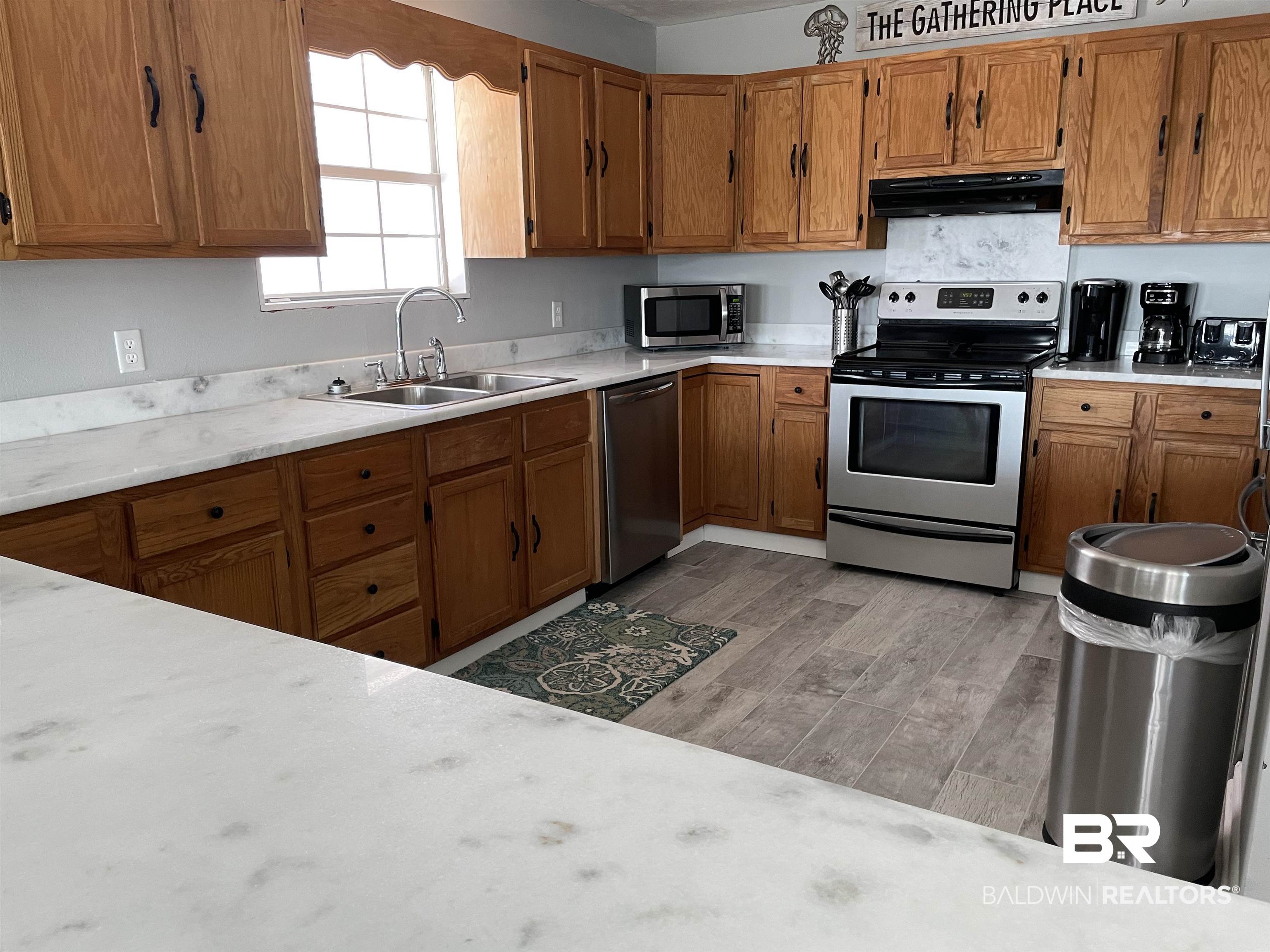 622 Boykin Court North Gulf Shores, AL 36542 - Photo 12 of 44 KITCHEN
