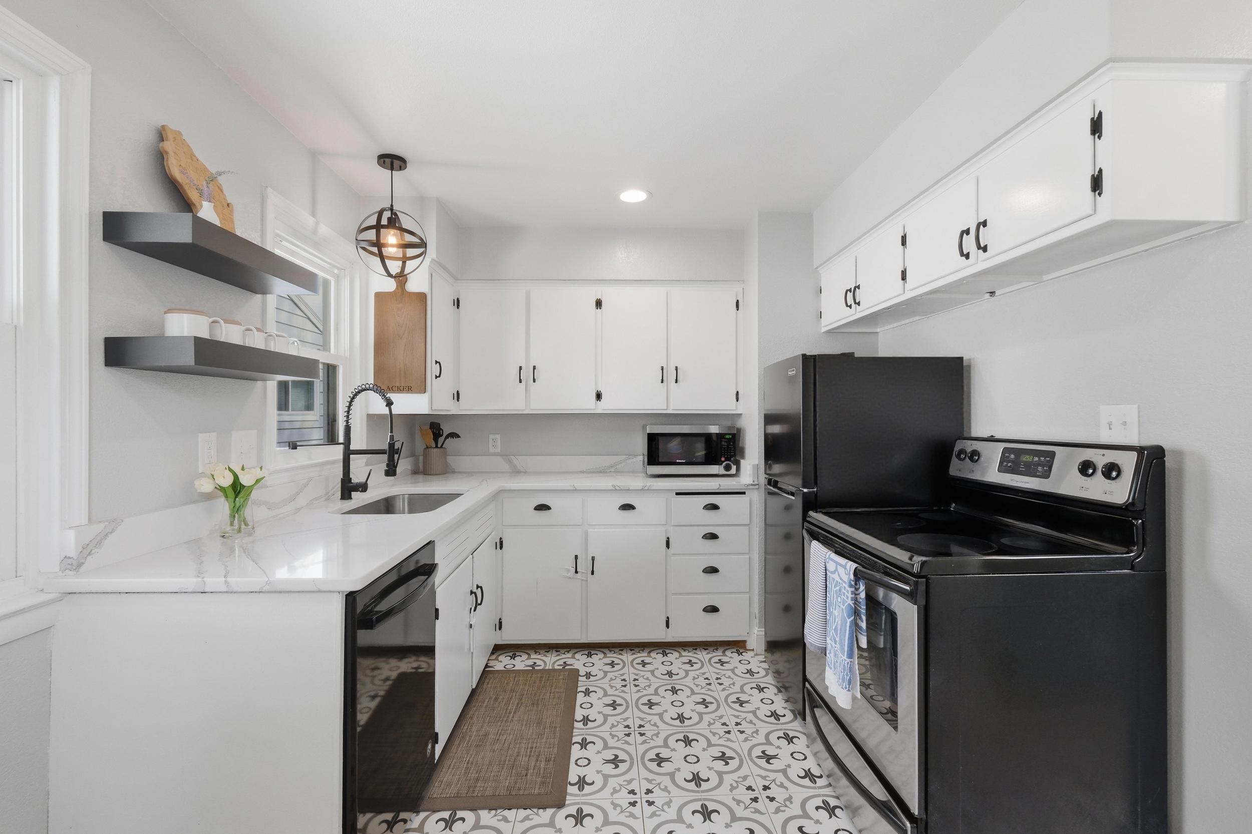 713 Dempsey Road Madison, WI 53714 - Photo 14 of 38