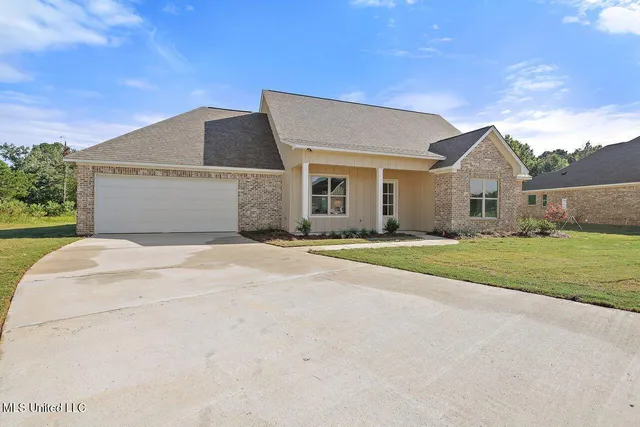 $399,900 | 116 Trace Pointe Place, Clinton, MS 39056