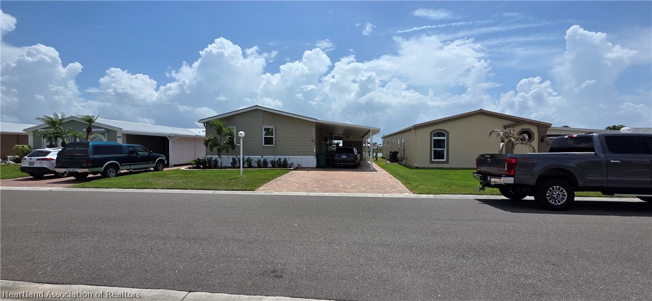 4340 Southwest 15th Way Okeechobee, FL 34974 - Photo 1 of 41