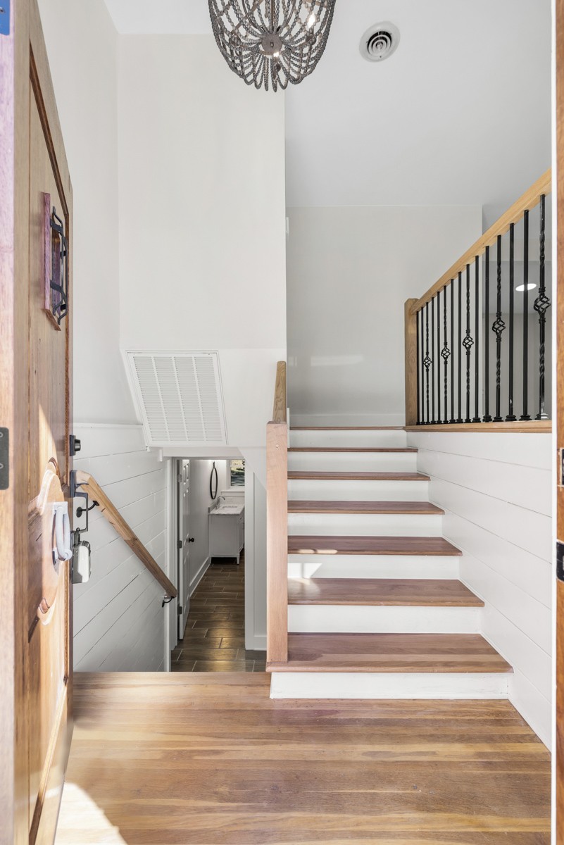 612 May Drive Madison, TN 37115 - Photo 7 of 46 a view of entryway