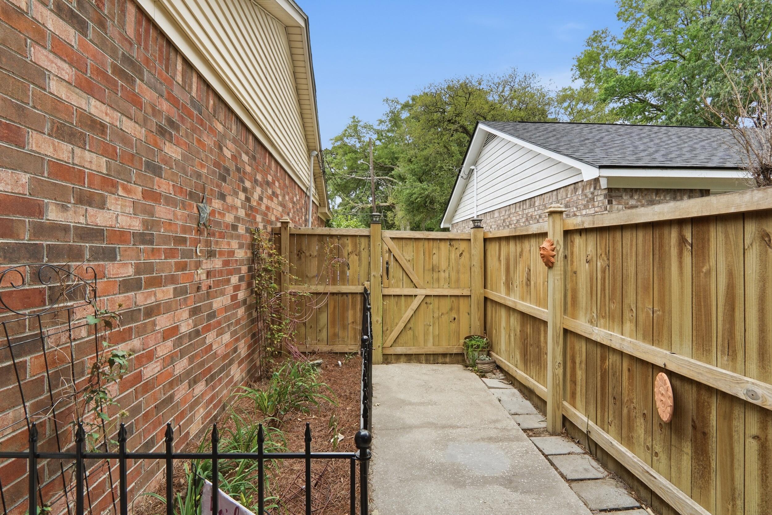 1778 Dogwood Road Charleston, SC 29414 - Photo 36 of 49 Side yard & fence