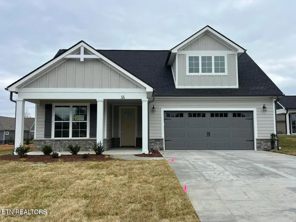 $599,900 | 174 Honeysuckle Drive, Lenoir City, TN 37771