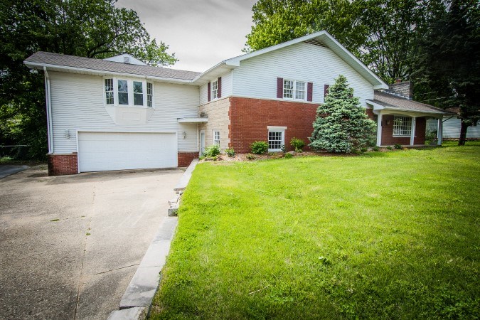 1611 Audubon Road Vincennes, IN 47591 - Photo 2 of 25 Gallery Image 2