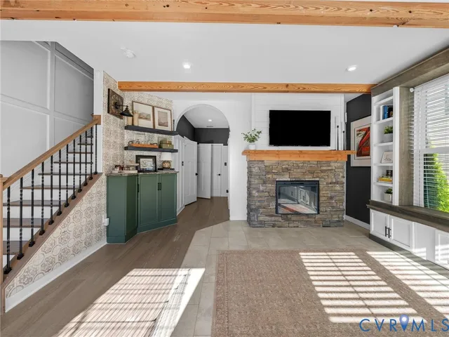 a view of a livingroom with a fireplace