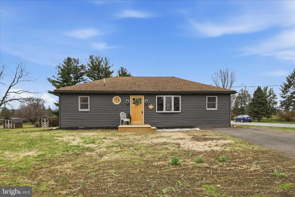 $375,000 | 2472 Leaman Road, Ronks, PA 17572