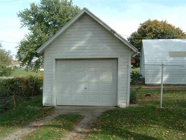 413 Maple Street Bennett, IA 52721 - Photo 10 of 11 Gallery Image 10