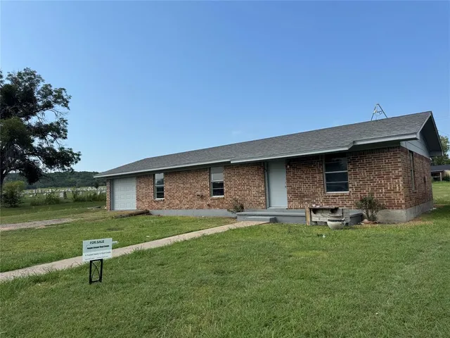 $187,000 | 927 South Avenue H, Clifton, TX 76634