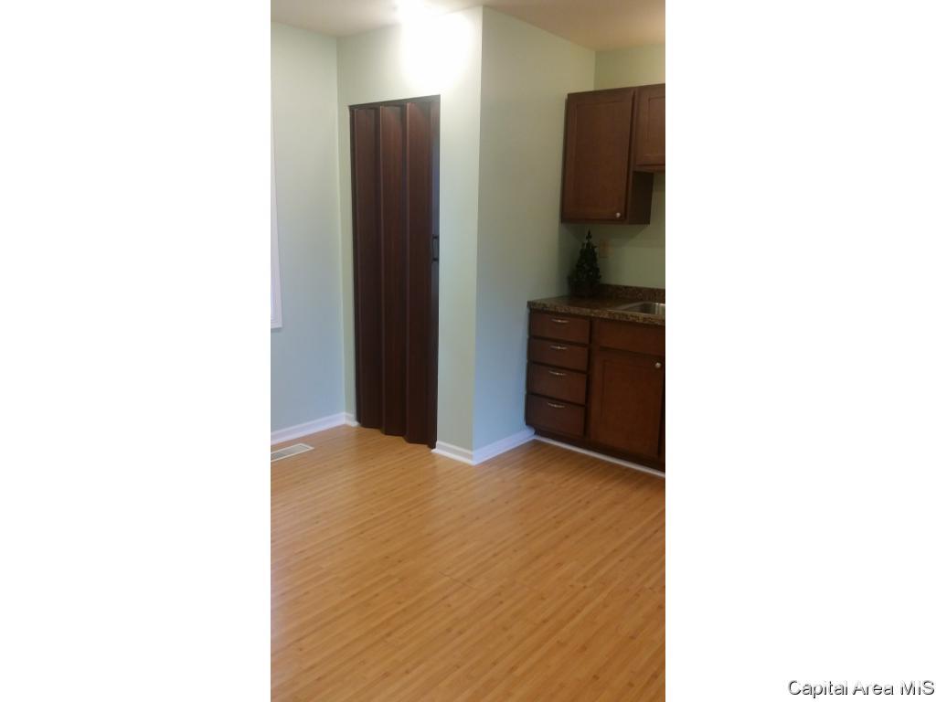 1101 South Livingston Street Springfield, IL 62703 - Photo 11 of 14 Gallery Image 11