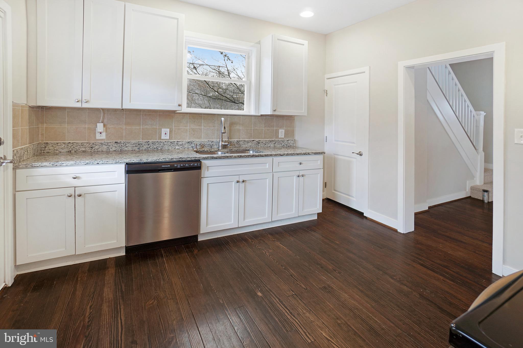 608 North Bend Road Baltimore, MD 21229 - Photo 13 of 31 Dish washer and disposal