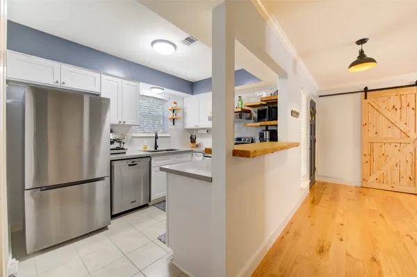 $189,999 | 12973 Trail Hollow Drive, Unit A, Houston, TX 77079