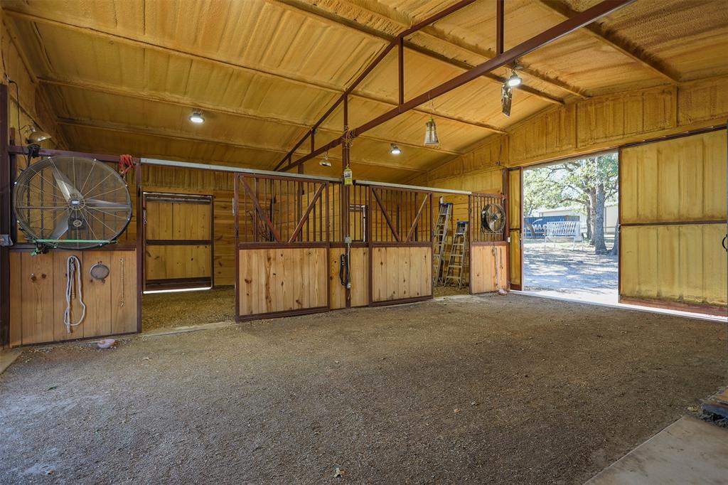 111 Deerfield Road Paradise, TX 76073 - Photo 34 of 39 Stables