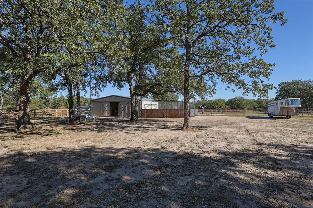 111 Deerfield Road Paradise, TX 76073 - Photo 37 of 39 Round Pen