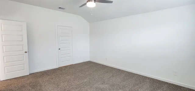 an empty room with a empty space