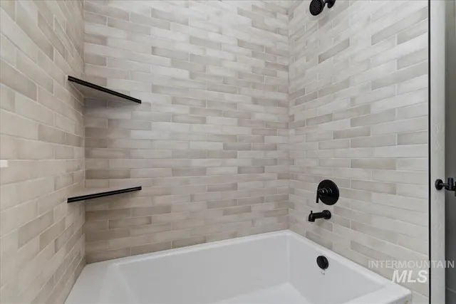 $1,048,000 | 42 Singing Spring Way Garden Valley, Garden Valley, ID 83622