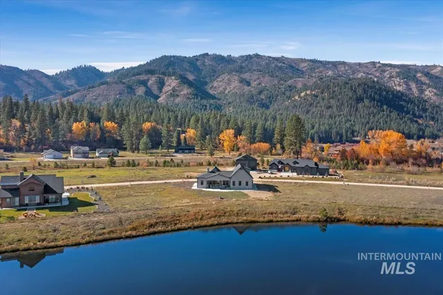$1,048,000 | 42 Singing Spring Way Garden Valley, Garden Valley, ID 83622