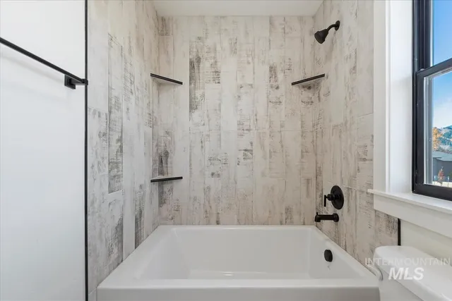 $1,048,000 | 42 Singing Spring Way Garden Valley, Garden Valley, ID 83622