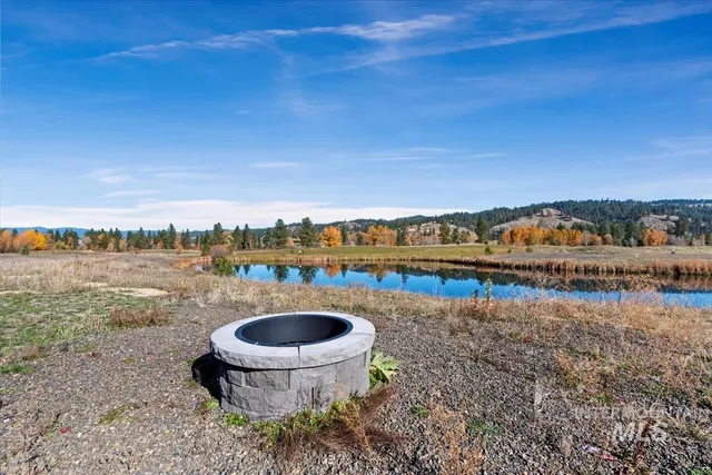 $1,048,000 | 42 Singing Spring Way Garden Valley, Garden Valley, ID 83622