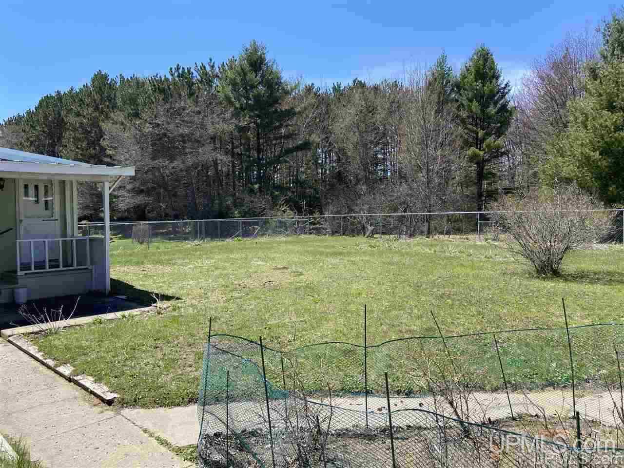 6975 M 5 Escanaba, MI 49829 - Photo 2 of 17