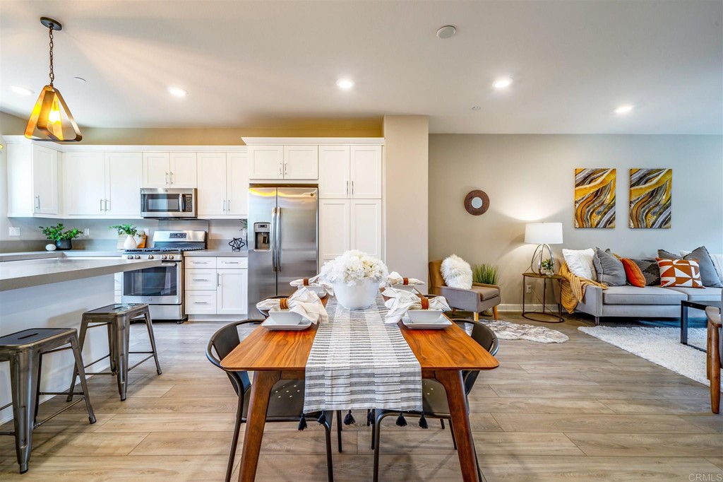 1569 Castillo Way, Unit 14 Vista, CA 92081 - Photo 3 of 21