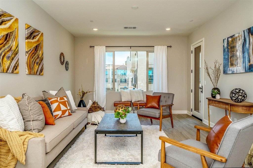 1569 Castillo Way, Unit 14 Vista, CA 92081 - Photo 5 of 21