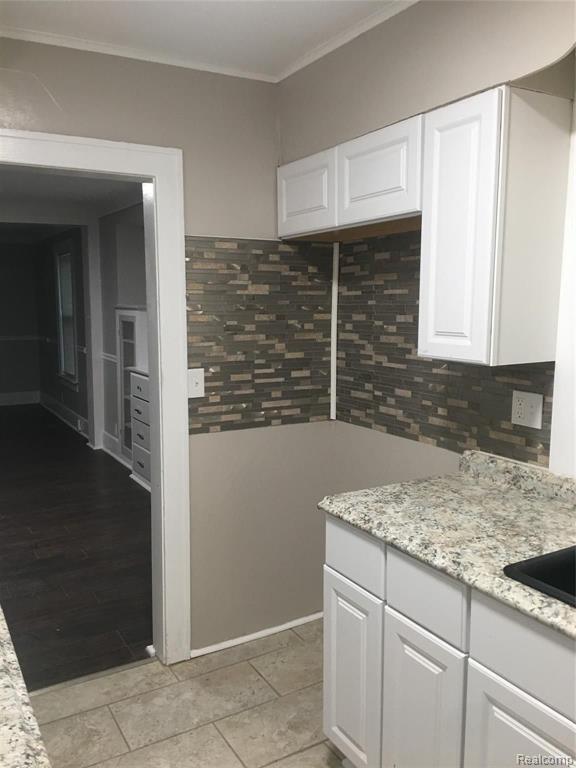 57 Elizabeth Lake Road Pontiac, MI 48341 - Photo 23 of 41