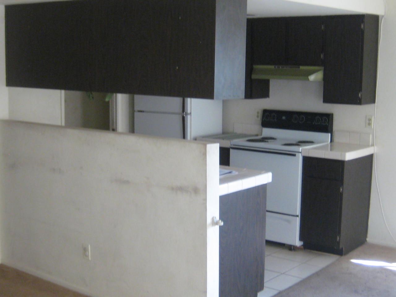 2685 West Ocotillo Road, Unit 2 Phoenix, AZ 85017 - Photo 3 of 6 Kitchen