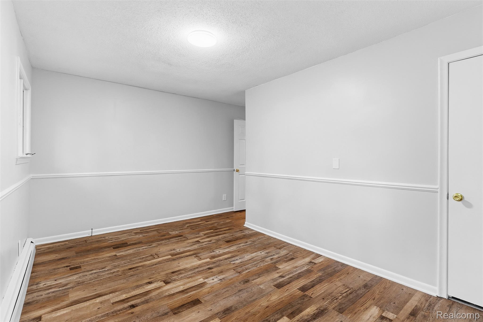 7313 East River Road Flushing, MI 48433 - Photo 11 of 45 DSC02412.jpg
