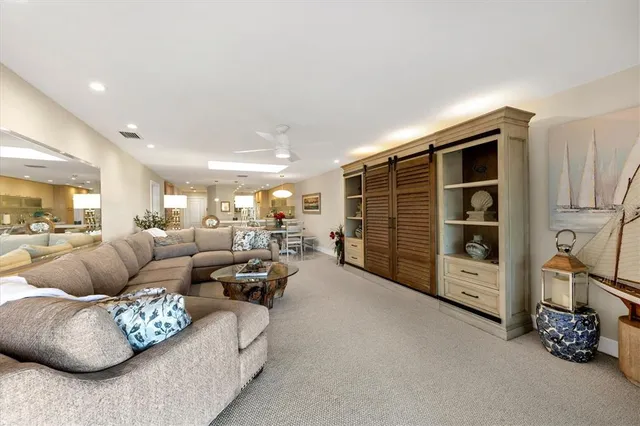 $5,500 | 5757 Gulf Of Mexico Drive, Unit 305, Longboat Key, FL 34228