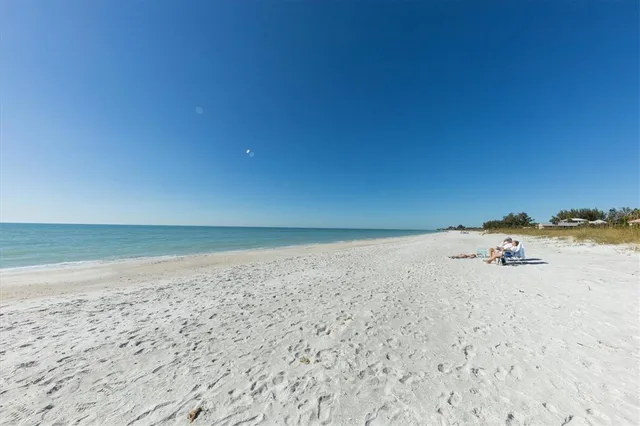 $5,500 | 5757 Gulf Of Mexico Drive, Unit 305, Longboat Key, FL 34228