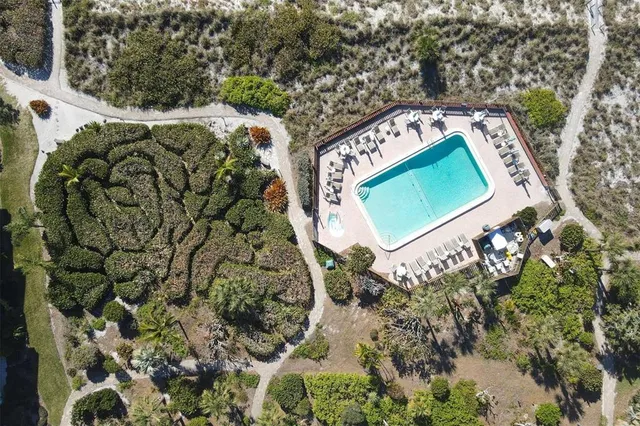 $5,500 | 5757 Gulf Of Mexico Drive, Unit 305, Longboat Key, FL 34228