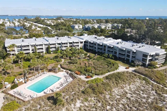 $5,500 | 5757 Gulf Of Mexico Drive, Unit 305, Longboat Key, FL 34228