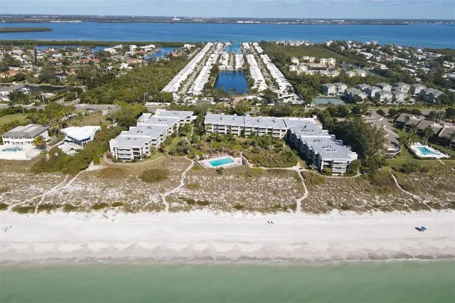 $5,500 | 5757 Gulf Of Mexico Drive, Unit 305, Longboat Key, FL 34228