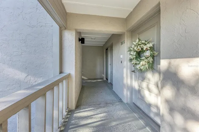 $5,500 | 5757 Gulf Of Mexico Drive, Unit 305, Longboat Key, FL 34228