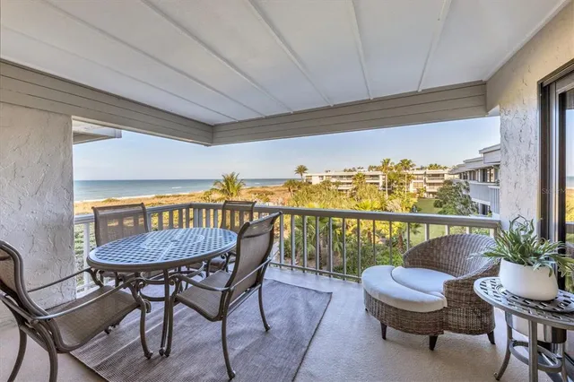 $5,500 | 5757 Gulf Of Mexico Drive, Unit 305, Longboat Key, FL 34228