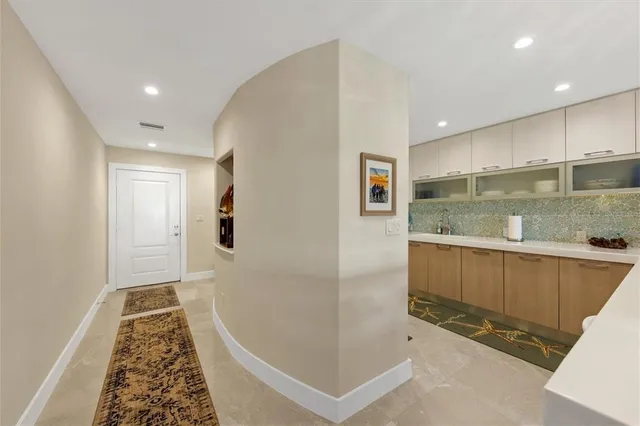 $5,500 | 5757 Gulf Of Mexico Drive, Unit 305, Longboat Key, FL 34228