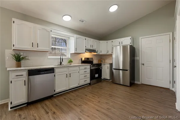 $219,500 | 115 Sunnyside Drive, Charlestown, IN 47111