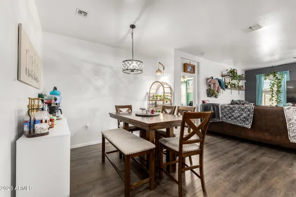 $379,999 | 2424 West Tamarisk Street, Phoenix, AZ 85041