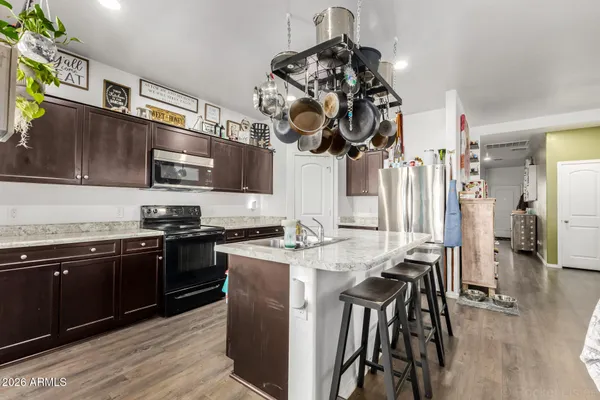 $379,999 | 2424 West Tamarisk Street, Phoenix, AZ 85041