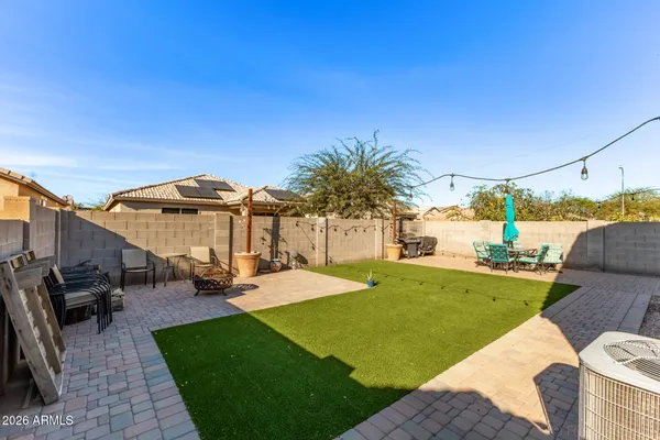 $379,999 | 2424 West Tamarisk Street, Phoenix, AZ 85041
