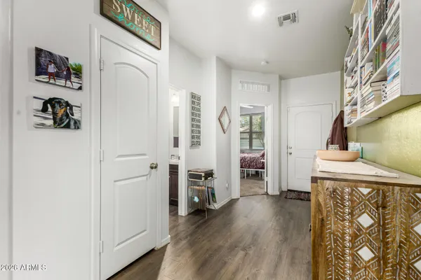 $379,999 | 2424 West Tamarisk Street, Phoenix, AZ 85041