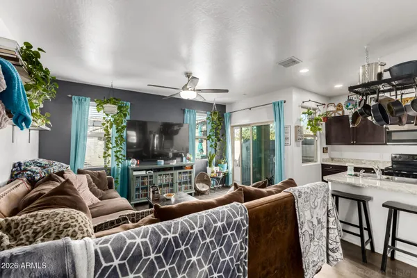 $379,999 | 2424 West Tamarisk Street, Phoenix, AZ 85041