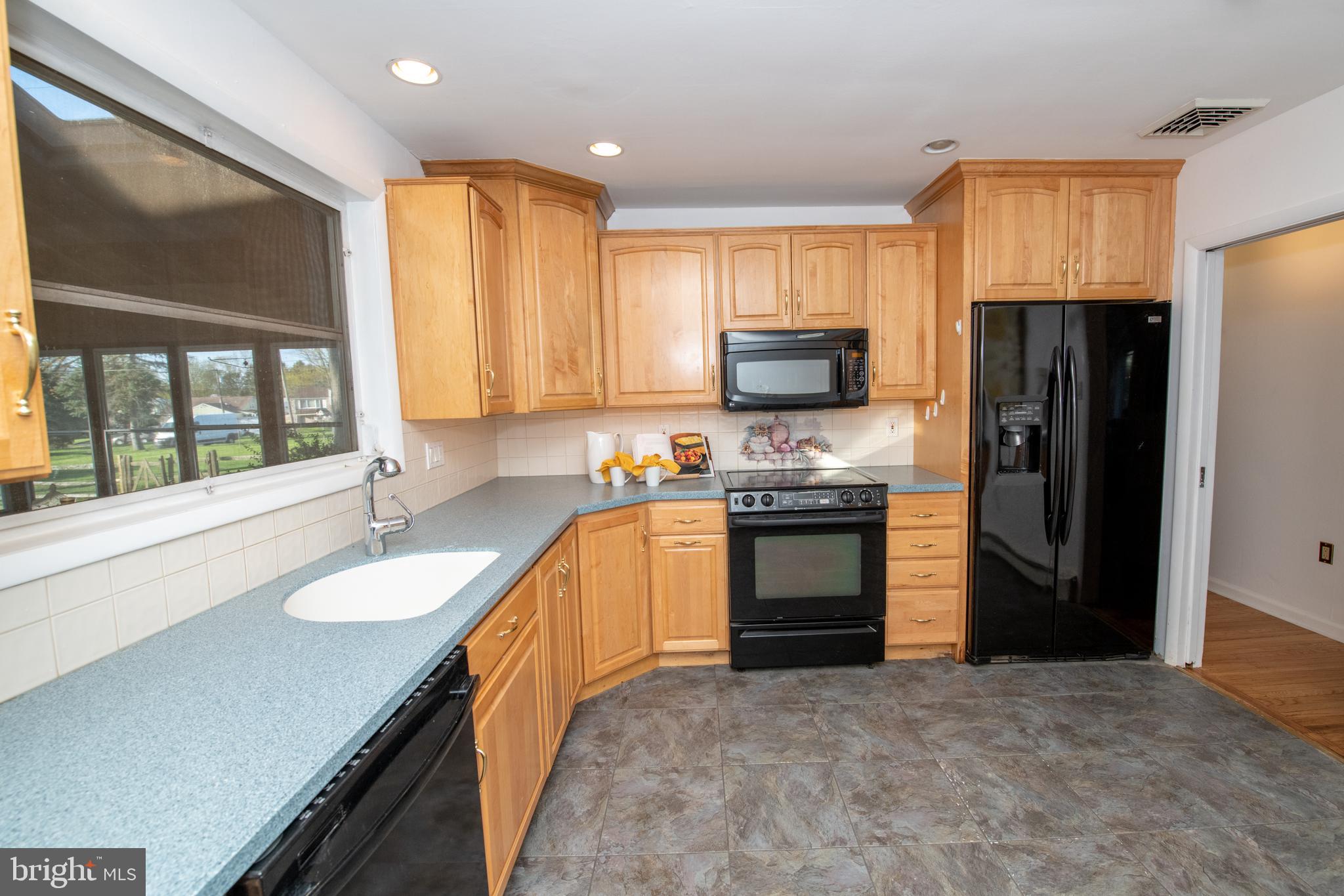 1307 Rosebud Road Southampton, PA 18966 - Photo 13 of 40 Kitchen