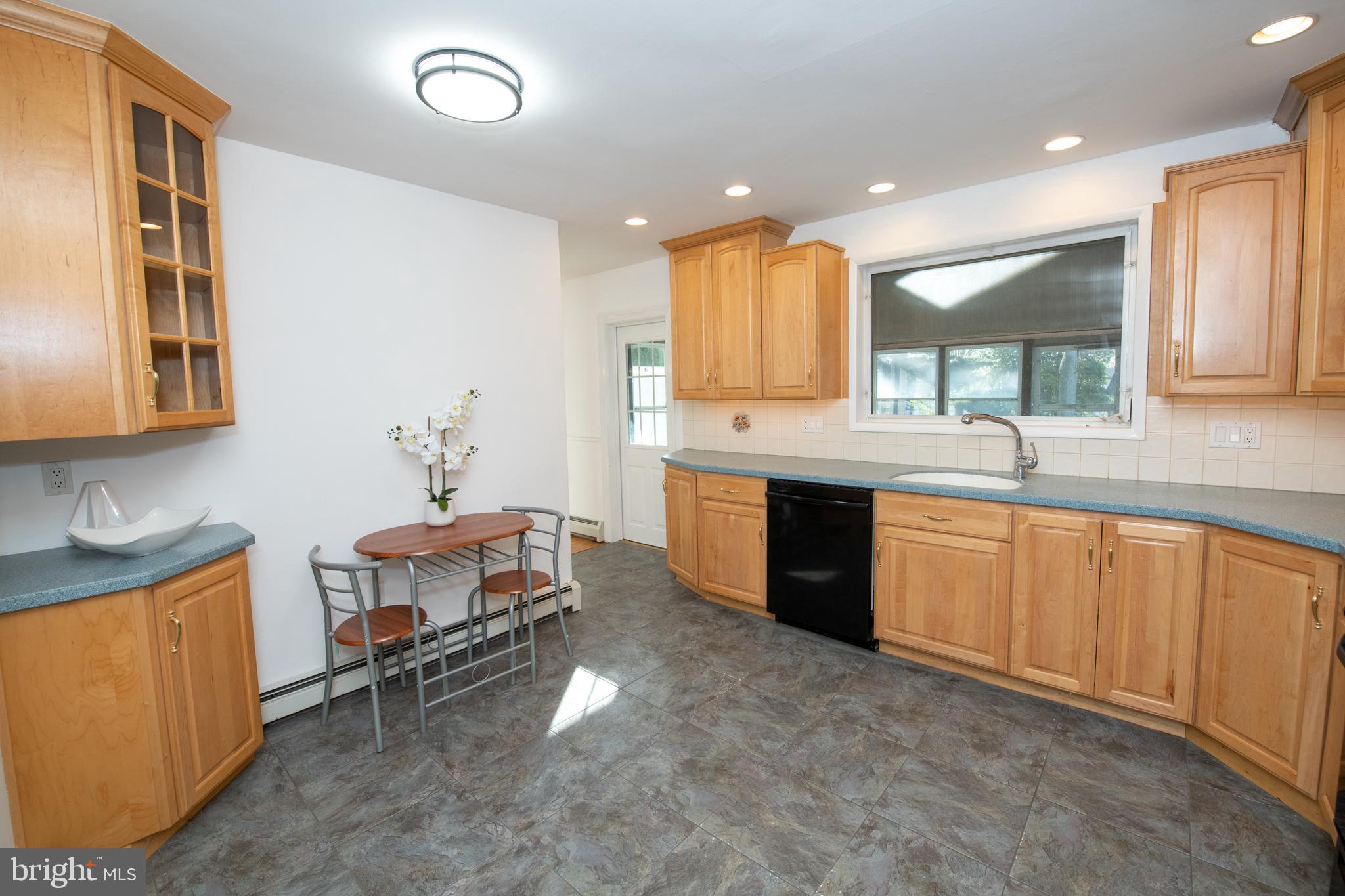 1307 Rosebud Road Southampton, PA 18966 - Photo 14 of 40 Kitchen