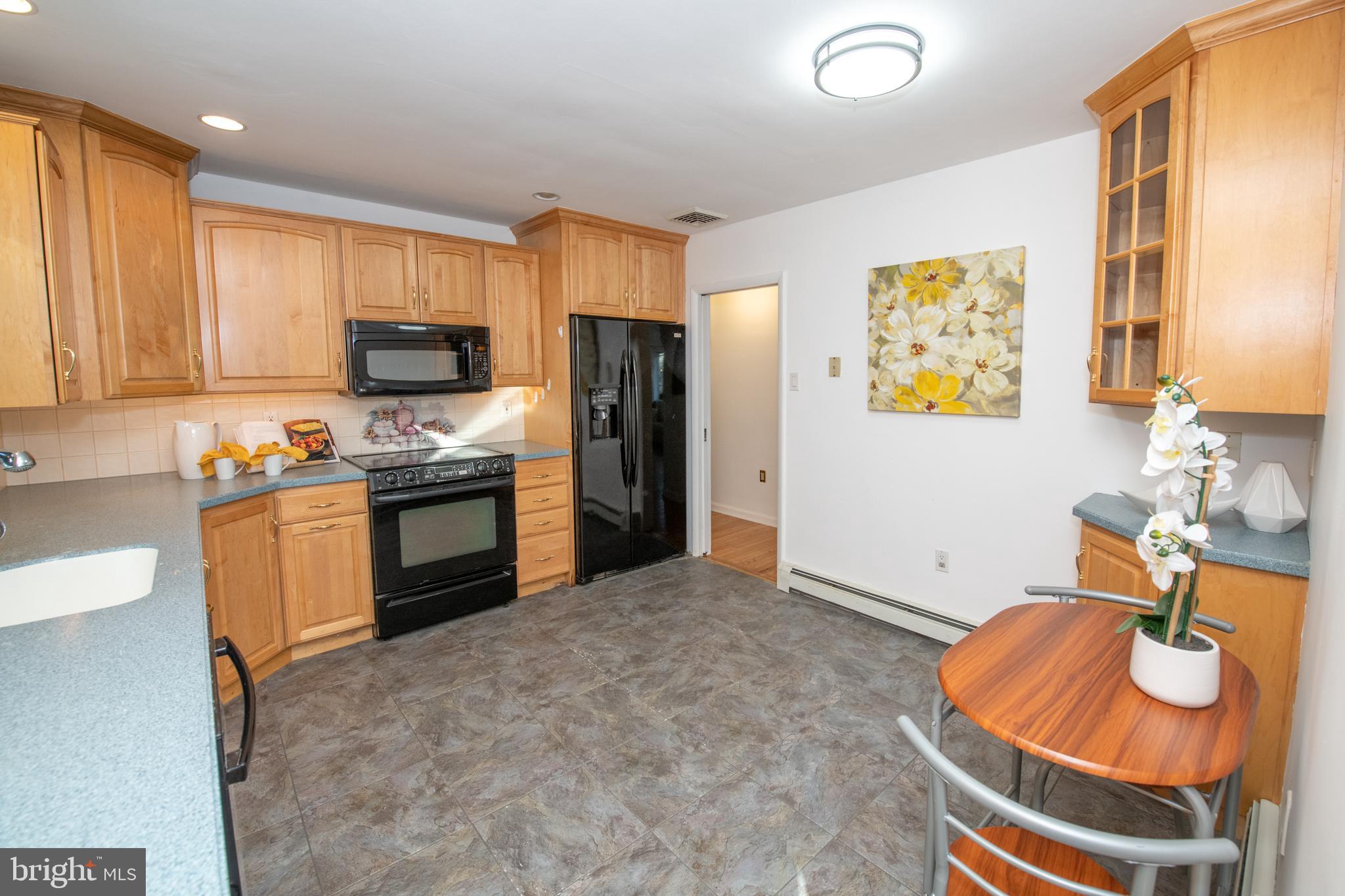 1307 Rosebud Road Southampton, PA 18966 - Photo 19 of 40 Kitchen