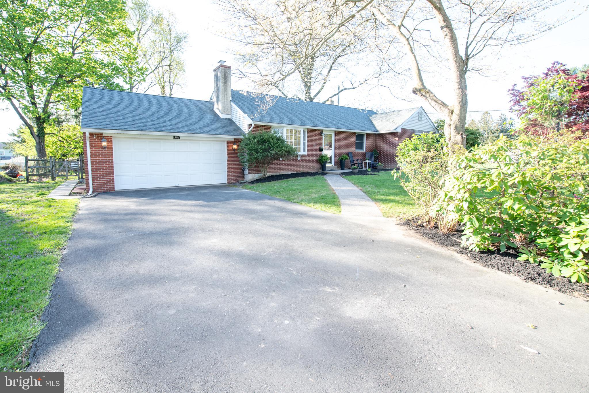 1307 Rosebud Road Southampton, PA 18966 - Photo 2 of 40 Driveway and garage